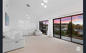 Aquablue Holiday Home - Hot Spa & Pool - 2M Walk To Beaches
